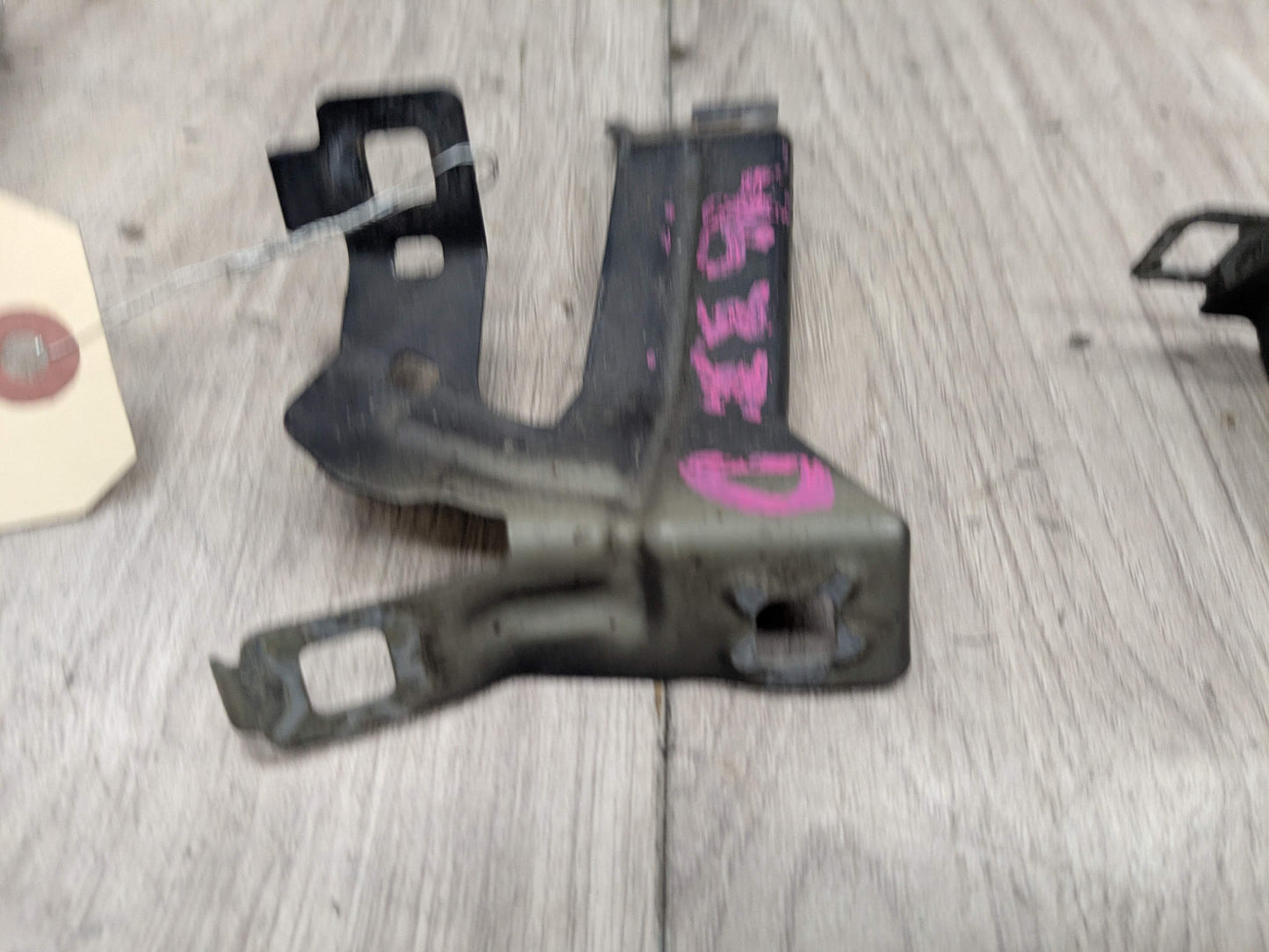 12-20 OEM BMW F30 F32 F33 F36 Front Left Driver Fender Wing Holder Bracket SET
