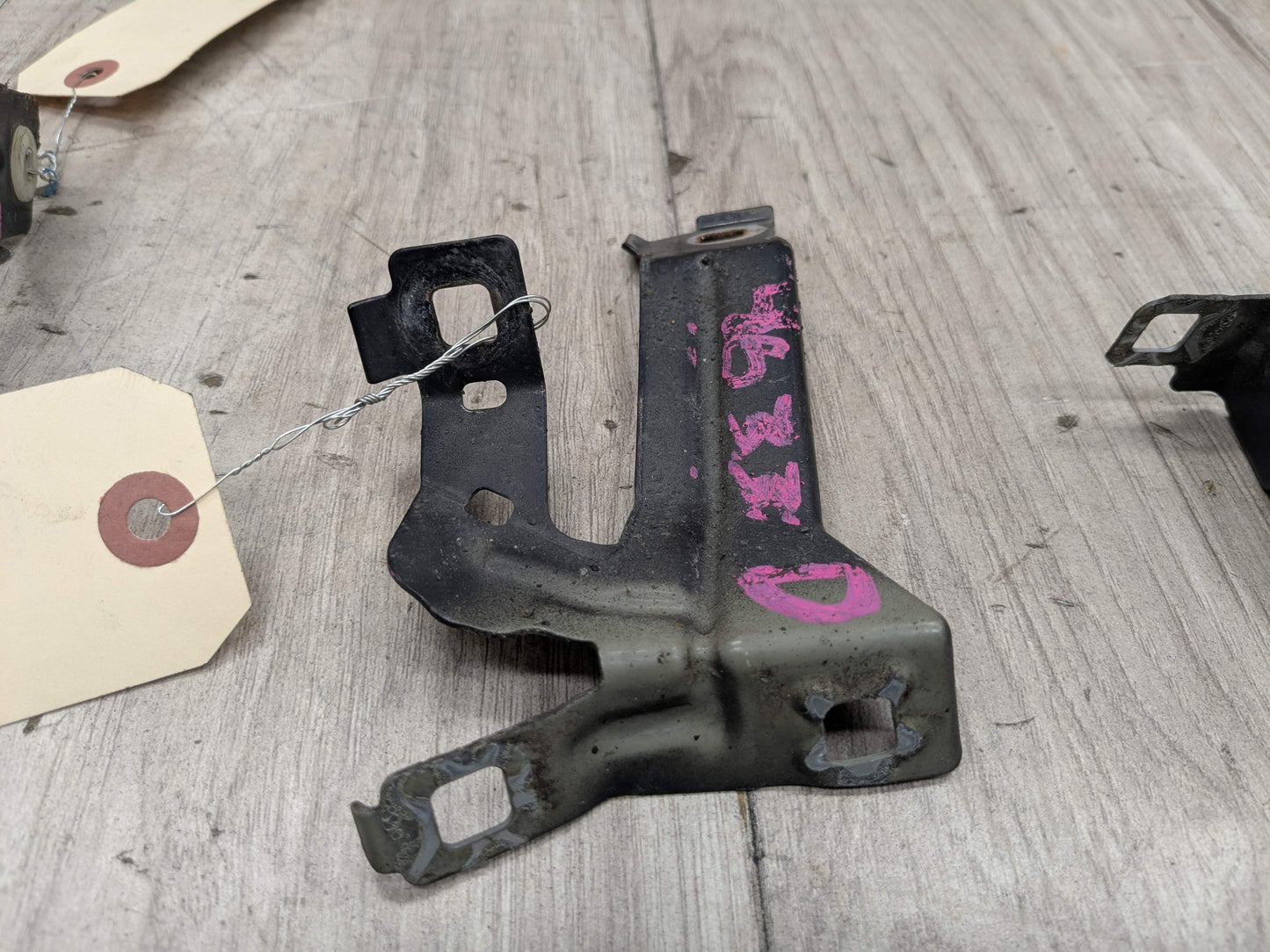 12-20 OEM BMW F30 F32 F33 F36 Front Left Driver Fender Wing Holder Bracket SET