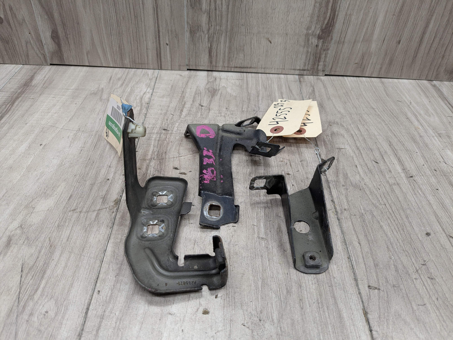 12-20 OEM BMW F30 F32 F33 F36 Front Left Driver Fender Wing Holder Bracket SET