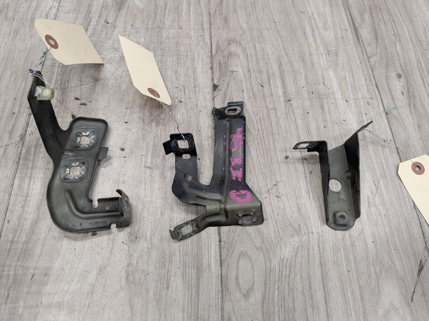 12-20 OEM BMW F30 F32 F33 F36 Front Left Driver Fender Wing Holder Bracket SET