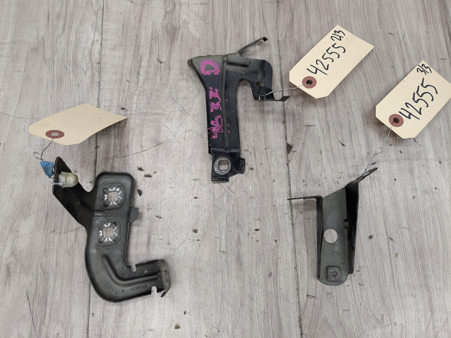 12-20 OEM BMW F30 F32 F33 F36 Front Left Driver Fender Wing Holder Bracket SET