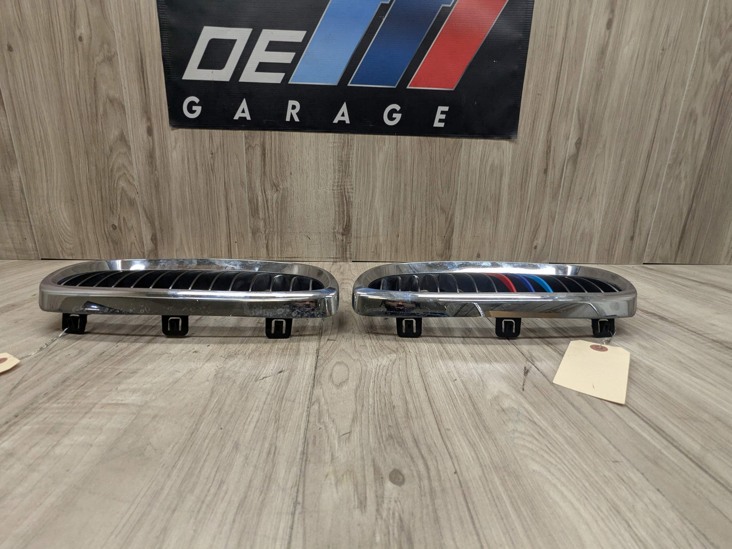 PRE-LCI OEM BMW E90 E92 E93 335 M3 Front Upper Bumper Kidney Grilles Chrome SET