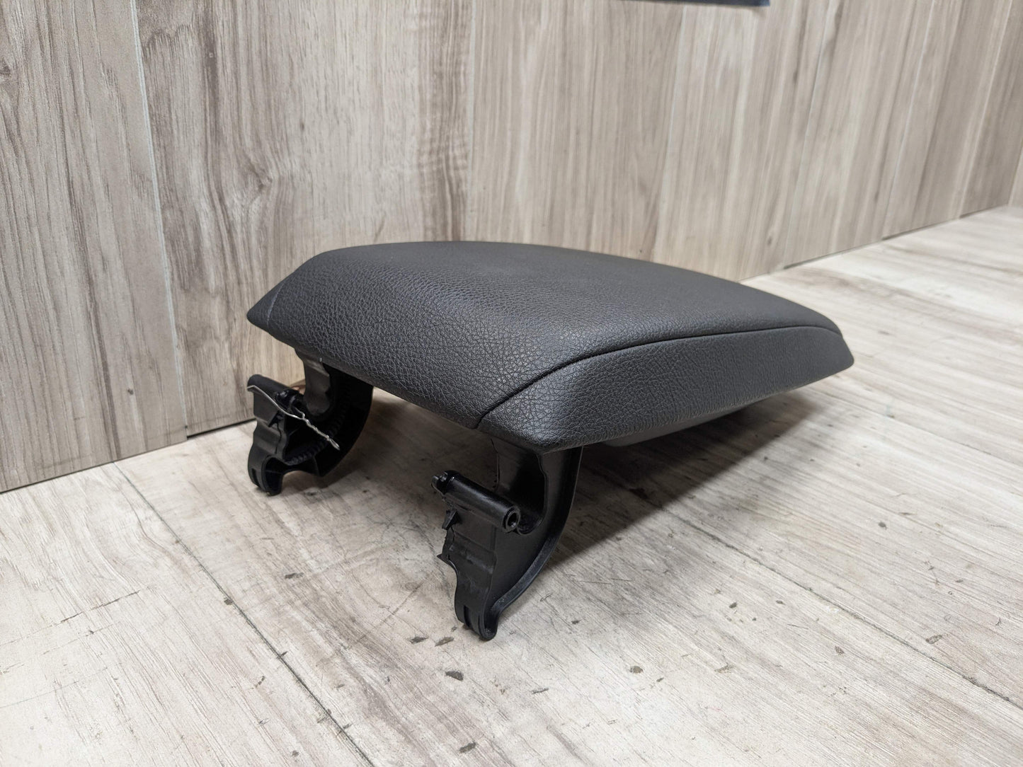 OEM BMW E90 E92 E93 328 335 Center Console Armrest Tray BLACK Leather Dakota