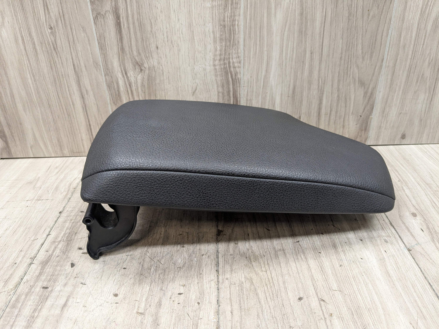 OEM BMW E90 E92 E93 328 335 Center Console Armrest Tray BLACK Leather Dakota