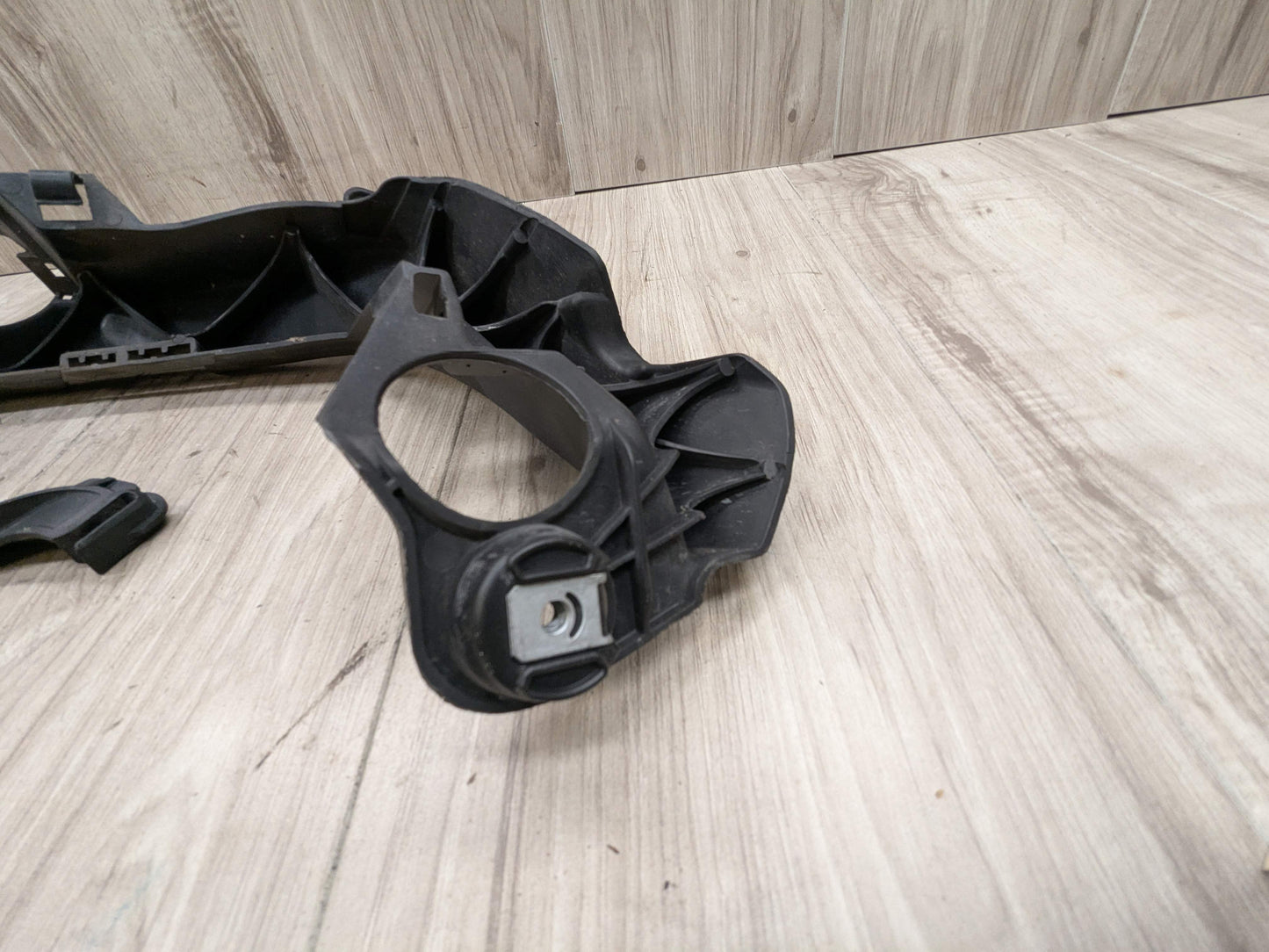 07-10 OEM BMW E92 E93 328 335 Left Driver Headlight Bracket Carrier Mount