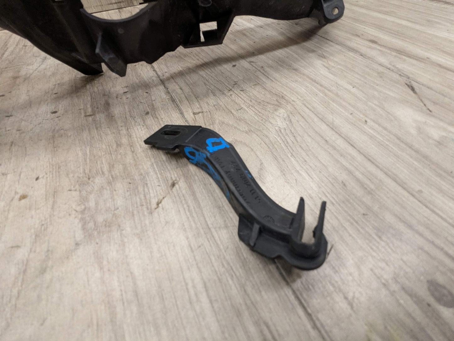 07-10 OEM BMW E92 E93 328 335 Left Driver Headlight Bracket Carrier Mount