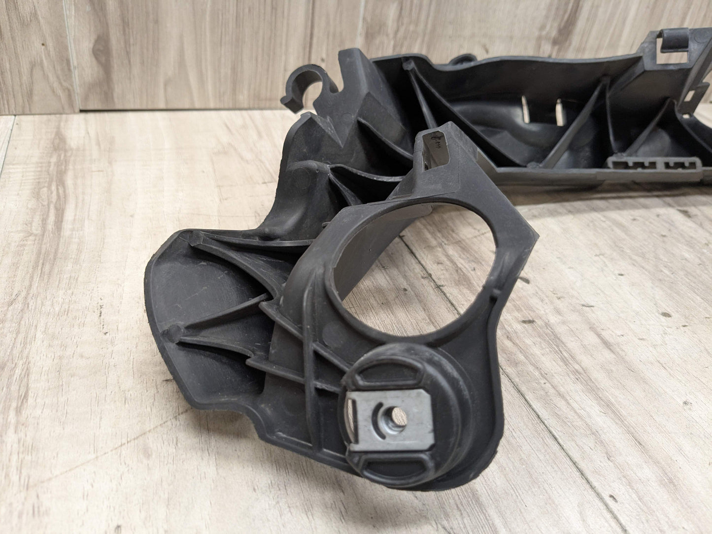07-10 OEM BMW E92 E93 328 335 Right Passenger Headlight Bracket Carrier Mount