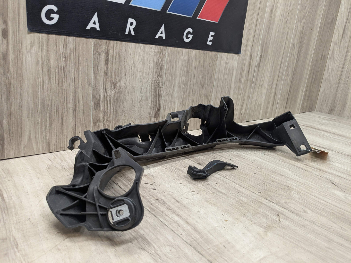 07-10 OEM BMW E92 E93 328 335 Right Passenger Headlight Bracket Carrier Mount