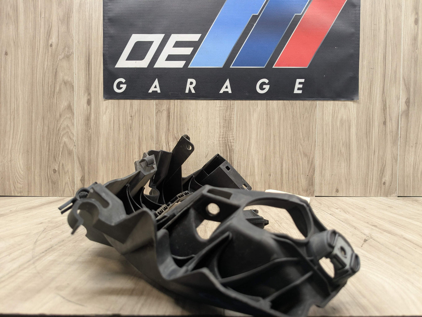 07-10 OEM BMW E92 E93 328 335 Right Passenger Headlight Bracket Carrier Mount