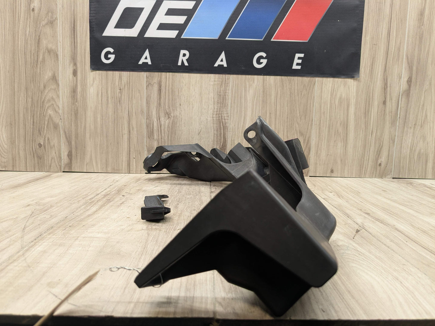 07-10 OEM BMW E92 E93 328 335 Right Passenger Headlight Bracket Carrier Mount