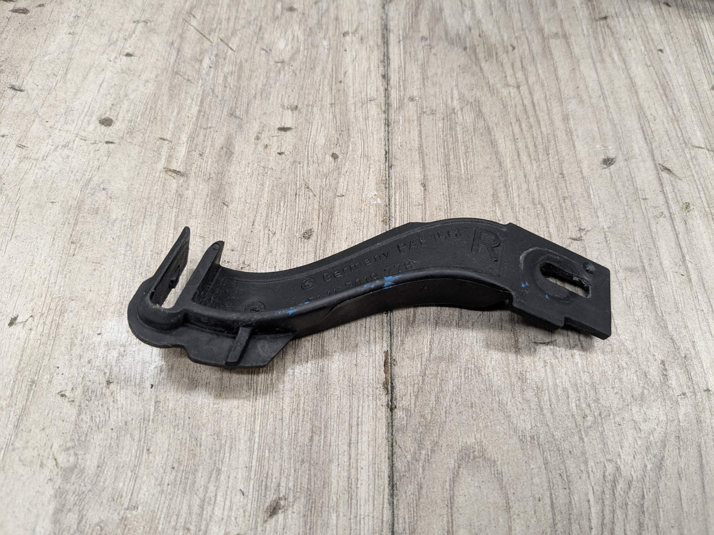 07-10 OEM BMW E92 E93 328 335 Right Passenger Headlight Bracket Carrier Mount