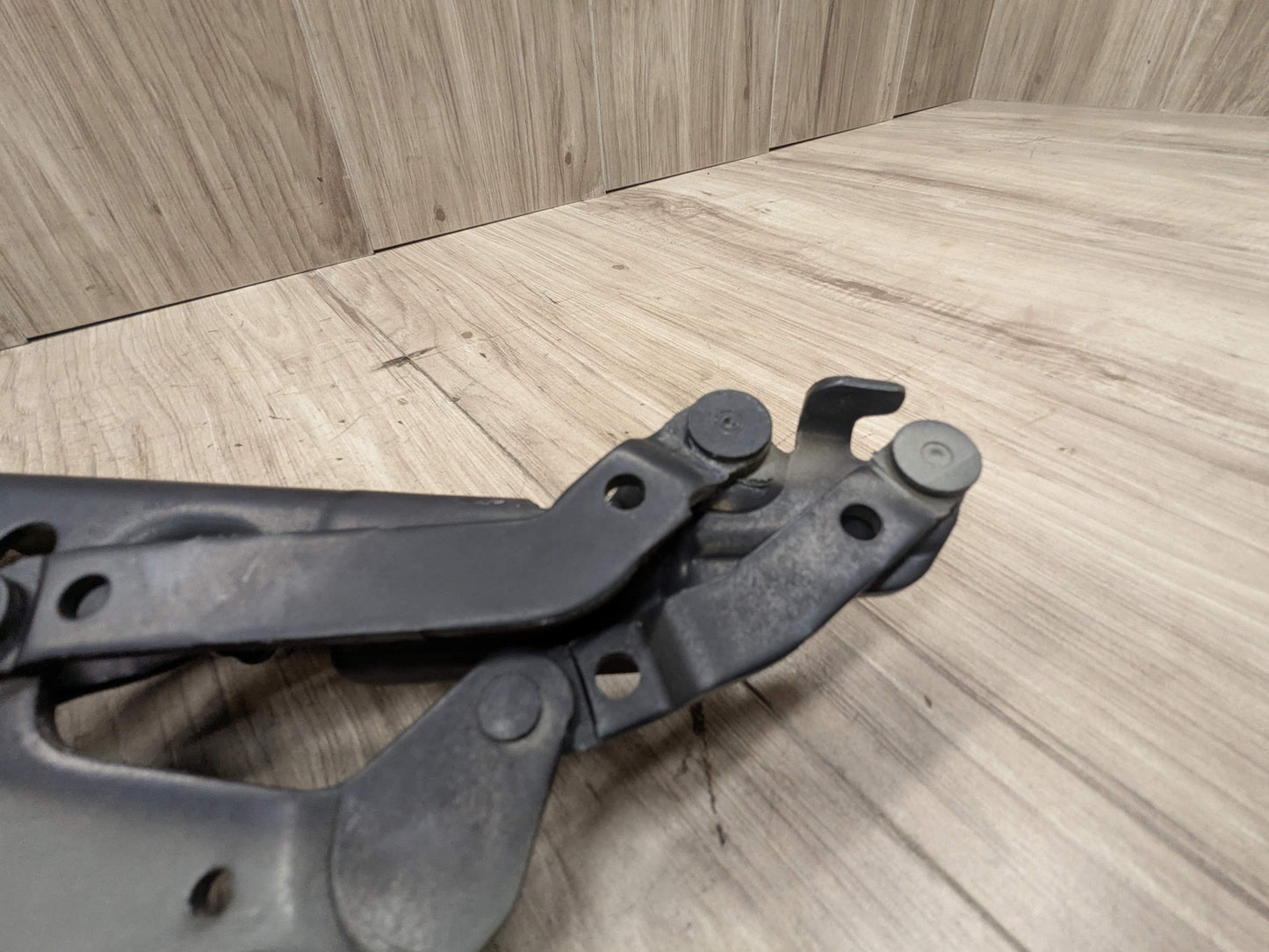 OEM BMW F22 F23 F30 F32 F33 F36 F80 F82 F83 F87 Left Right Side Hood Hinges PAIR