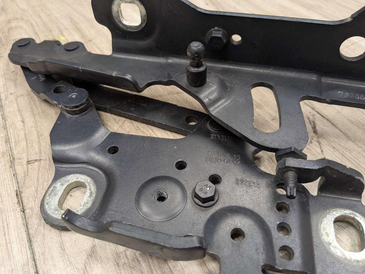 OEM BMW F22 F23 F30 F32 F33 F36 F80 F82 F83 F87 Left Right Side Hood Hinges PAIR