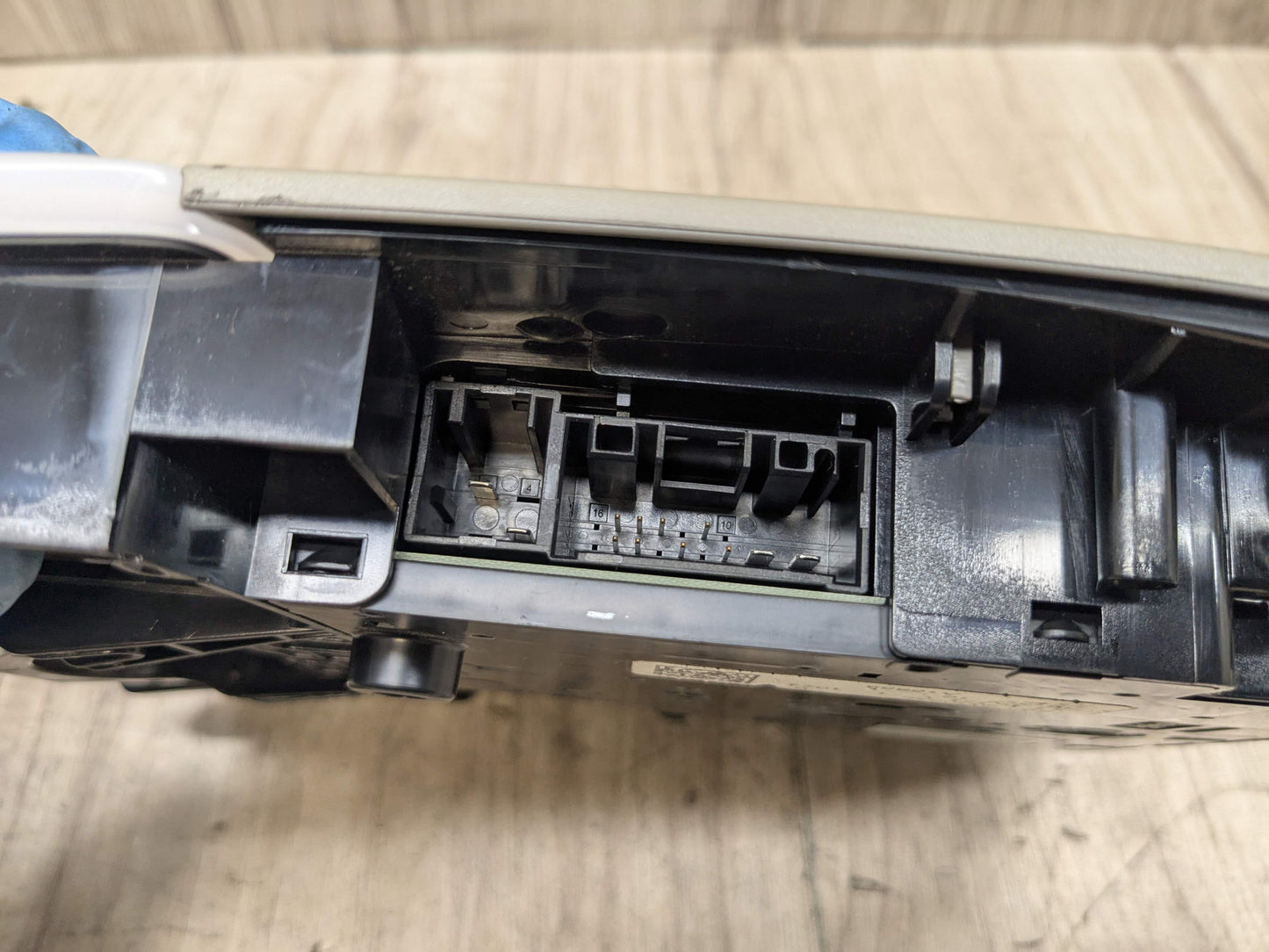 12-20 OEM BMW F30 F32 F33 328 330 340 428 430 Roof Console Dome Light SOS Switch
