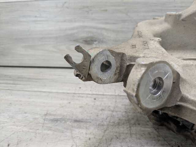 OEM BMW G01 X3 30i 30iX M40iX REAR Right Passenger Knuckle Hub Spindle Bearing