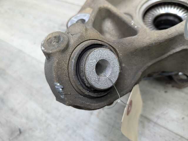 OEM BMW G01 X3 30i 30iX M40iX REAR Right Passenger Knuckle Hub Spindle Bearing