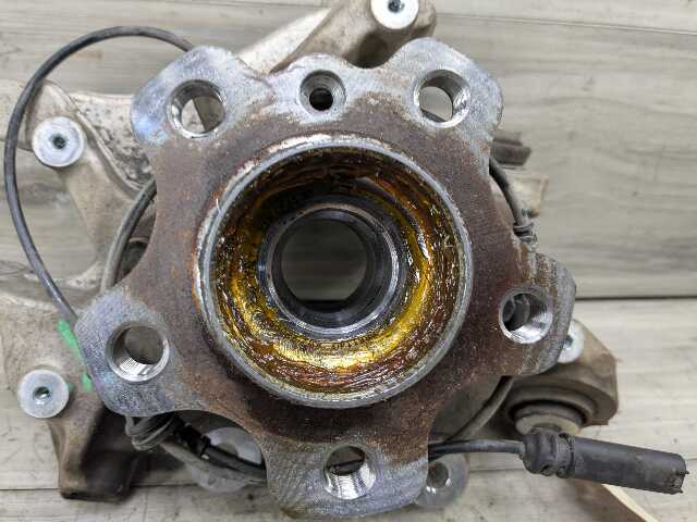 OEM BMW G01 X3 30i 30iX M40iX REAR Left Driver Knuckle Wheel Hub Spindle Bearing
