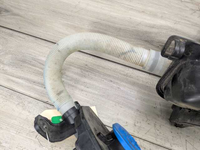 OEM BMW F97 F97 X3 X4 X3M X4M Windshield Wipe Washer Bottle Tank Reservoir