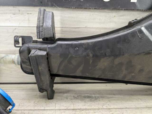 OEM BMW F97 F97 X3 X4 X3M X4M Windshield Wipe Washer Bottle Tank Reservoir