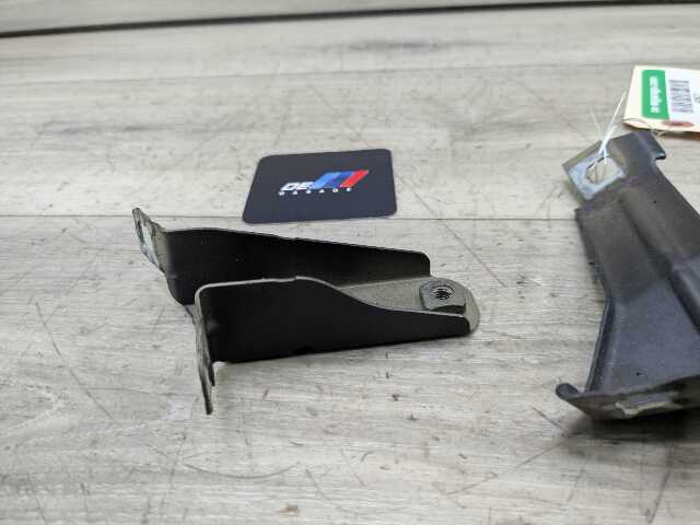 12-20 OEM BMW F30 F32 F33 F36 Front Left Driver Fender Wing Holder Bracket SET