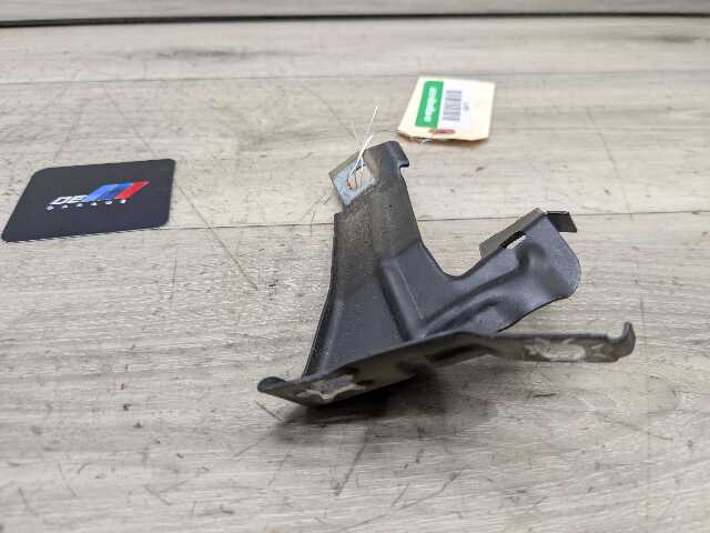 12-20 OEM BMW F30 F32 F33 F36 Front Left Driver Fender Wing Holder Bracket SET