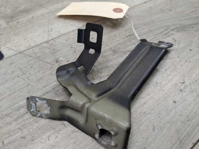 12-20 OEM BMW F30 F32 F33 F36 Front Left Driver Fender Wing Holder Bracket SET