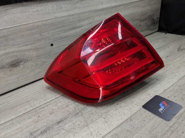 12-15 OEM BMW F30 F80 328 335 M3 Rear Left Driver Side Outer Tail Light