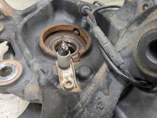 12-18 OEM BMW F30 F31 328 335 REAR Right Passenger Hub Knuckle Spindle Bearing
