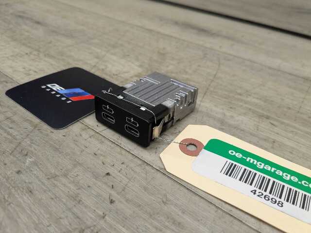 OEM BMW F48 F97 G01 G12 G20 G26 G30 USB Type C Socket Charger Port Connector