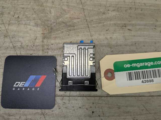 OEM BMW F48 F97 G01 G12 G20 G26 G30 USB Type C Socket Charger Port Connector