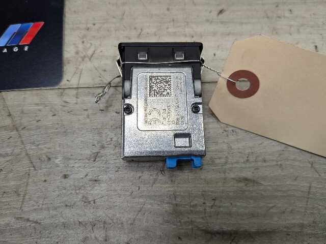 OEM BMW F48 F97 G01 G12 G20 G26 G30 USB Type C Socket Charger Port Connector