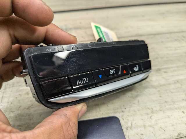 OEM BMW G20 G22 G23 G26 G80 G82 G83 Rear AC Air Climate Control Switch Module