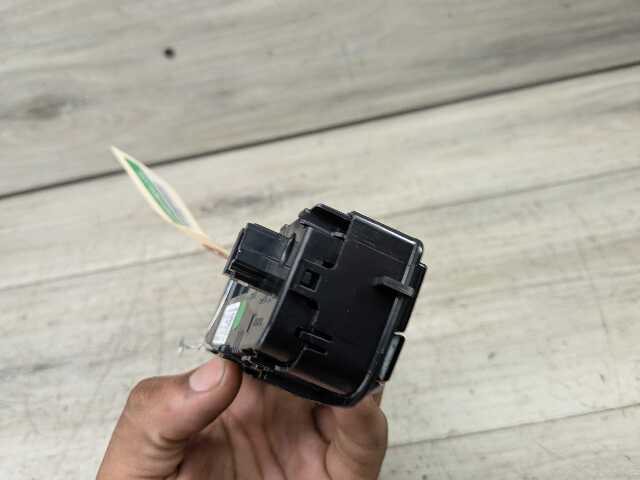 OEM BMW G20 G22 G23 G26 G80 G82 G83 Rear AC Air Climate Control Switch Module