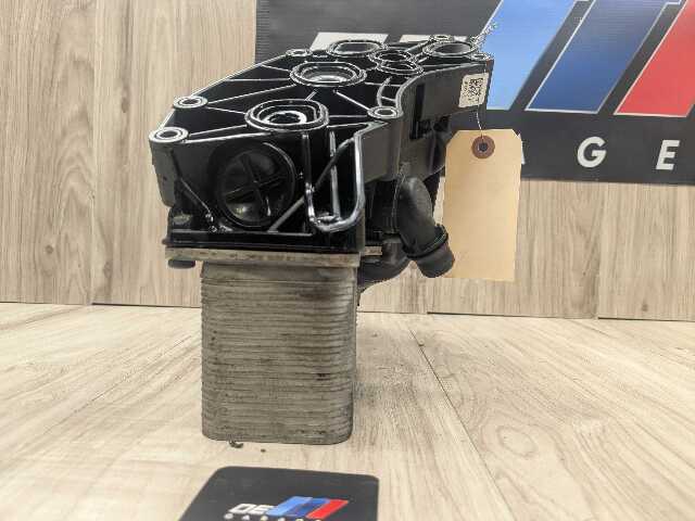 16-21 OEM F22 F23 F30 F32 F33 F36 G01 G12 G30 340 440 540 Oil Filter Housing B58