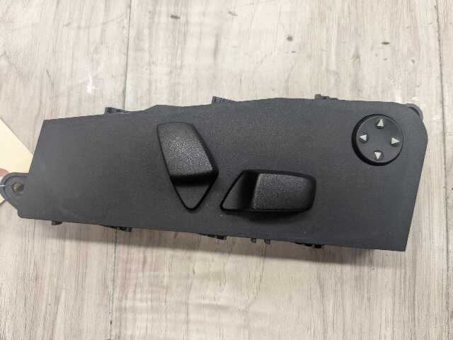 OEM BMW E60 E70 E71 X5 X6 X5M X6M Front Left Driver Seat Adjust Memory Switch