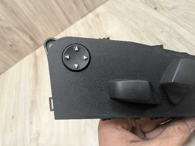 OEM BMW E60 E70 E71 X5 X6 X5M X6M Front Left Driver Seat Adjust Memory Switch