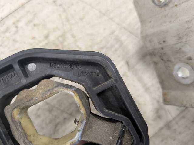 OEM BMW F22 F23 F30 F32 F33 F36 Left Right Radiator Carrier Support Bracket SET