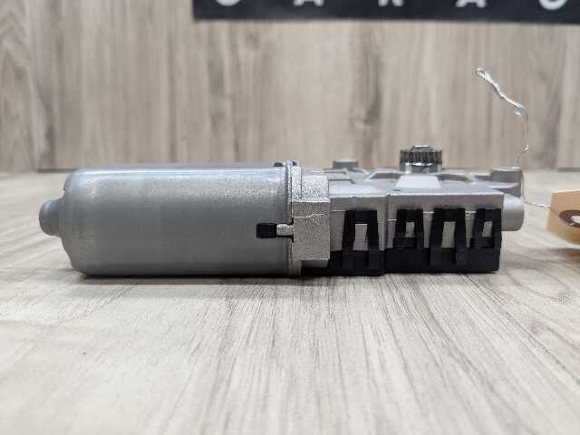 16-22 OEM BMW F48 X1 28i 28iX Sunroof Moonroof Sun Roof Glass Motor Drive Unit