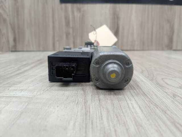 16-22 OEM BMW F48 X1 28i 28iX Sunroof Moonroof Sun Roof Glass Motor Drive Unit