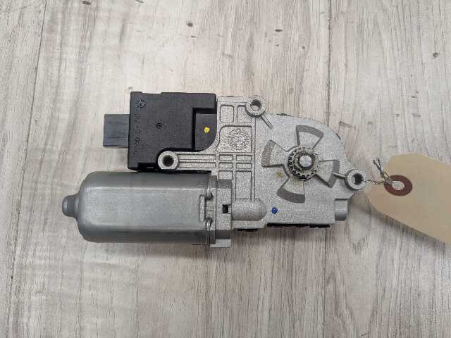 16-22 OEM BMW F48 X1 28i 28iX Sunroof Moonroof Sun Roof Glass Motor Drive Unit
