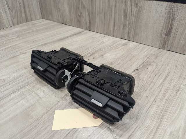 16-23 OEM BMW F39 F48 X1 X2 Center Middle Dash Fresh Air AC Vent Grill Grille