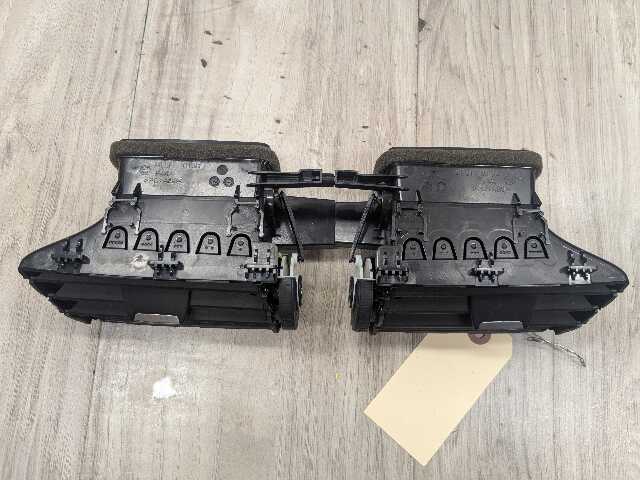 16-23 OEM BMW F39 F48 X1 X2 Center Middle Dash Fresh Air AC Vent Grill Grille