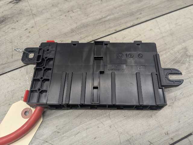 OEM BMW F22 F30 F32 F36 F80 F82 Positive Battery Distributor B+ Power Fuse Box