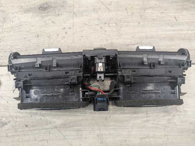 OEM BMW F30 F32 F33 F36 F80 F82 F83 M3 M4 Front Dash Central AC Air Vent Grille