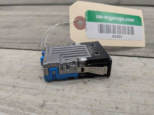 OEM BMW F44 F48 F97 G01 G05 G12 G20 G30 G80 USB Dual Type C Charger Port Socket