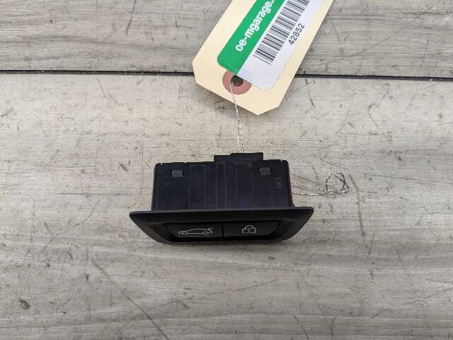 OEM BMW F02 F10 F12 F30 F80 F25 F90 G30 G01 X5 Rear Trunk Lid Center Lock Switch
