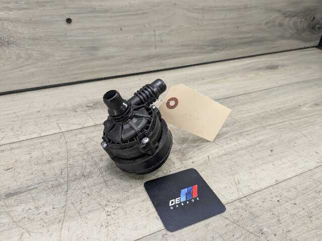 *OEM BMW G01 G05 G20 G22 G30 G42 G80 G82 G83 M3 M4 Engine Auxiliary Water Pump