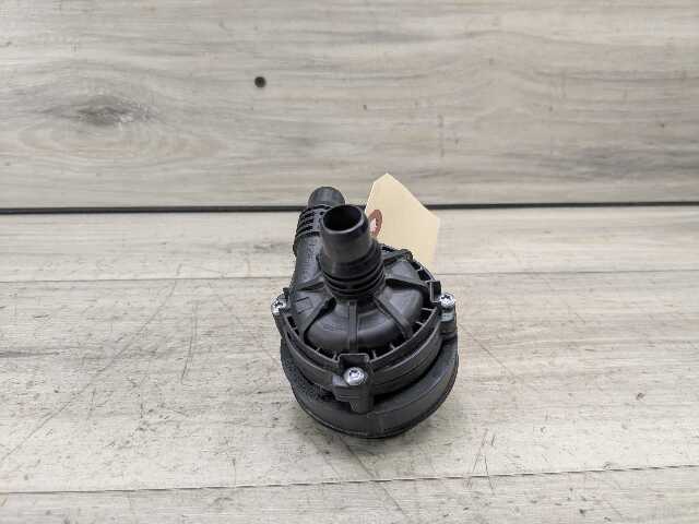 *OEM BMW G01 G05 G20 G22 G30 G42 G80 G82 G83 M3 M4 Engine Auxiliary Water Pump