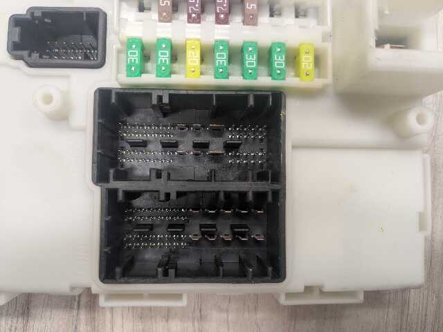 OEM BMW F15 F16 F39 F48 I01 I12 i3 i8 X1 X5 FEM Body Control Junction Box Module