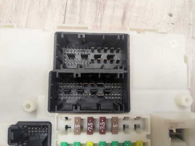 OEM BMW F15 F16 F39 F48 I01 I12 i3 i8 X1 X5 FEM Body Control Junction Box Module